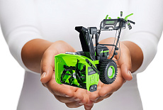 Greenworks GD82ST56. Аккумуляторный самоходный снегоуборщик, который подходит не всем