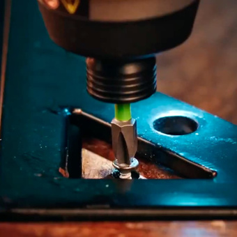 GREENWORKS Набор бит, торцевых головок и адаптеров в кейсе 70 шт. (2944407)