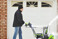 Обзор снегоуборщиков Greenworks