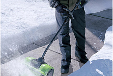Обзор аккумуляторного снегоуборщика Greenworks GD60SS 60V 30 см (2602607)