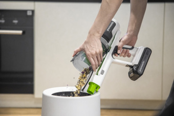 Аккумуляторный вертикальный пылесос GREENWORKS G24SVK4 (4701107UB) с АКБ 4 Ah и ЗУ