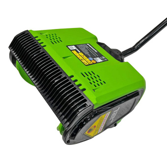 Аккумуляторный снегоуборщик GREENWORKS 60V GD60SS 30 см (2602607UG) с 5 Ач аккумулятором и зарядным устройством